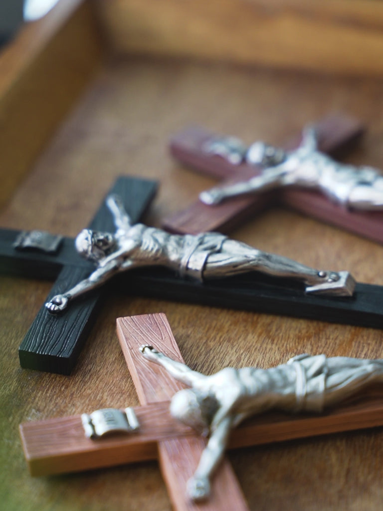 For a beautiful piece that speaks to your faith, look no further than the stunning WALL CRUCIFIX! Available in three breathtaking colors, this wood wall crucifix is the perfect addition to any décor or occasion. At 8 inches long and 5.5 inches wide, its size is ideal for any room or prayer time.