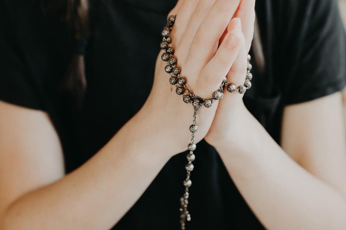 How To Pray The Divine Mercy Chaplet Blessed Is She